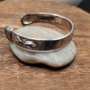 B2738 sterling silver aids‎ awareness cuff bracelet discontinued rare